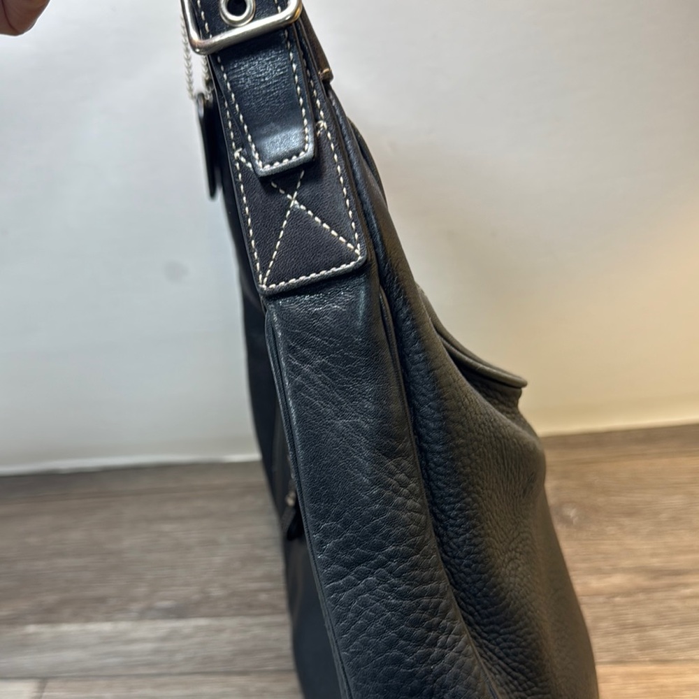 Vintage Coach Black Leather Shoulder Bag - Picture 13 of 15